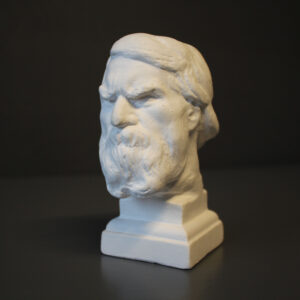 Alpo Sailon kipsinen pienoisveistos