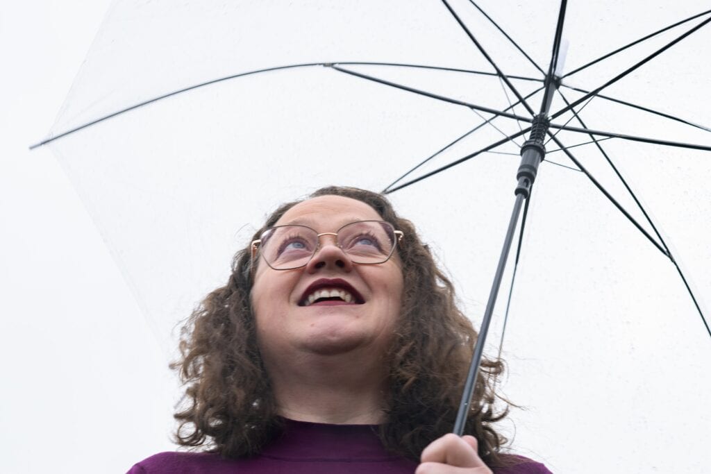 Kuvassa Säestyksettömän laulun apuraha-kilpailun voittaja Marita Kaakinen. Kuva: Jestas-duo, Susanna Salokannel